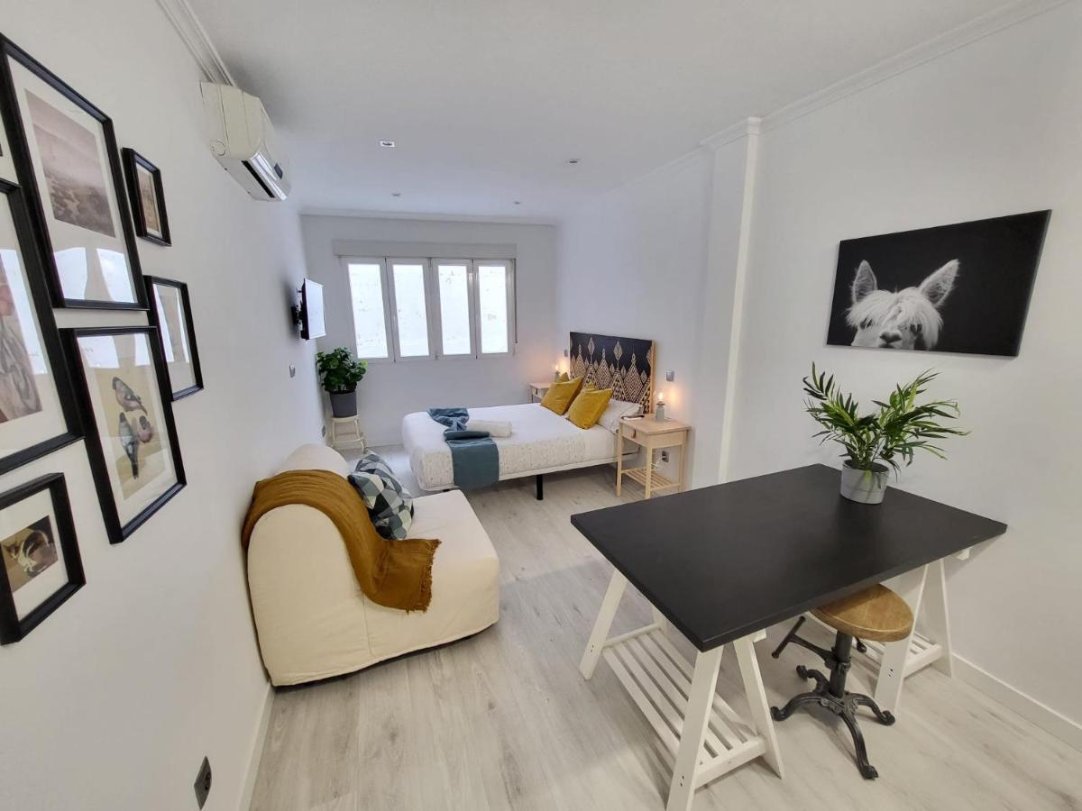 La Vivienda De Pedro Zerolo Apartment Madrid Luaran gambar
